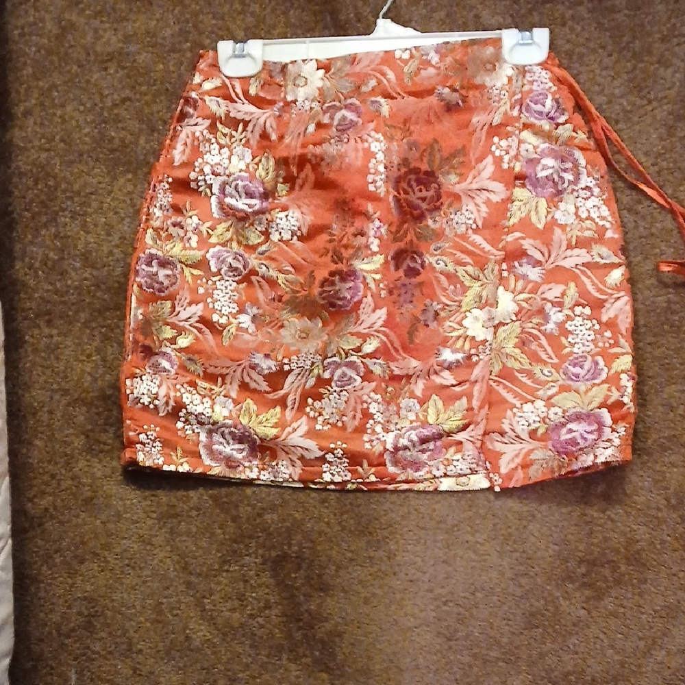 PrettyLittleThing Red and Purple Floral Mini Skirt